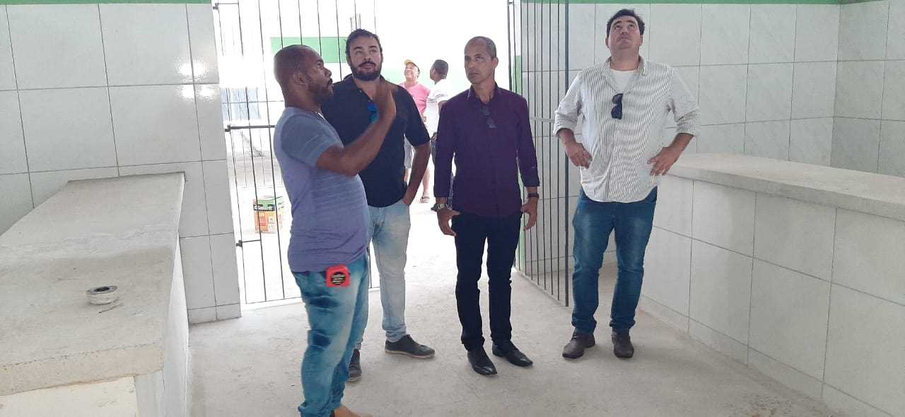 Camacã: Engenheiro realiza visita técnica no Centro de Abastecimento e na Feira livre de São João do  Panelinha